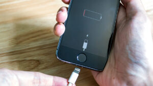 Thay pin iphone 2G lấy ngay có bảo hành tại Hà Nội 5 Sử dụng điện thoại đúng cách để nâng cao tuổi thọ của pin