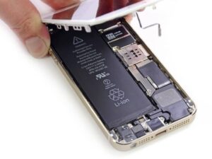 Thay pin iphone 3G, 3GS giá rẻ lấy ngay tại Hà Nội 2 Thay pin iphone 3 hết bao nhiêu tiền?