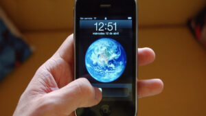 Thay pin iphone 3G, 3GS giá rẻ lấy ngay tại Hà Nội 3 Dùng điện thoại như thế nào để tăng tuổi thọ của pin?