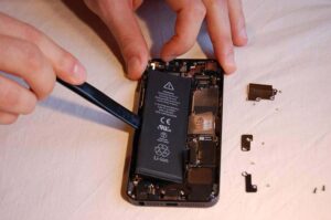 Thay pin iphone 5, 5S, 5C, 5SE giá rẻ lấy ngay tại Hà Nội 2 Chi phí thay pin điện thoại iphone giá rẻ tại Hà Nội